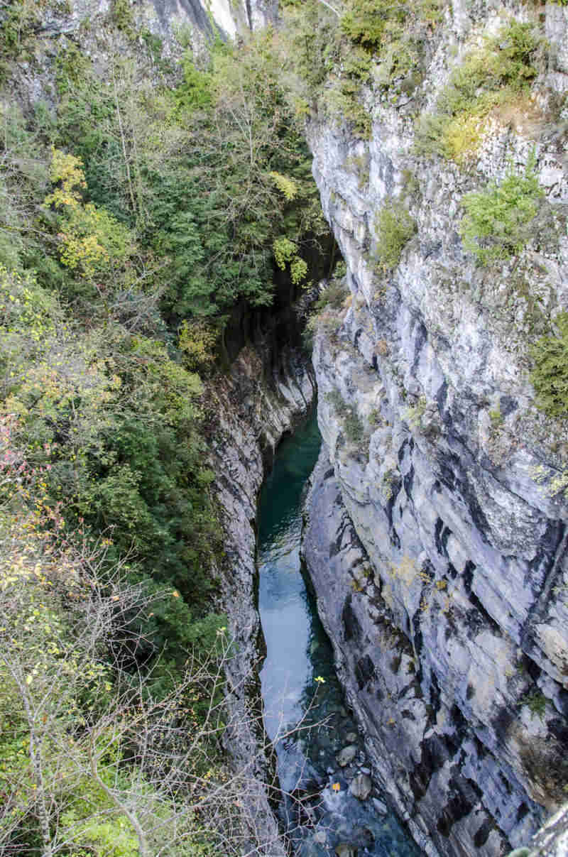 Huesca - parque nacional de Ordesa y Monte Perdido - valle de Añisclo 27 - cañon de Añisclo - desfiladero de las Cambras - rio Bellós.jpg